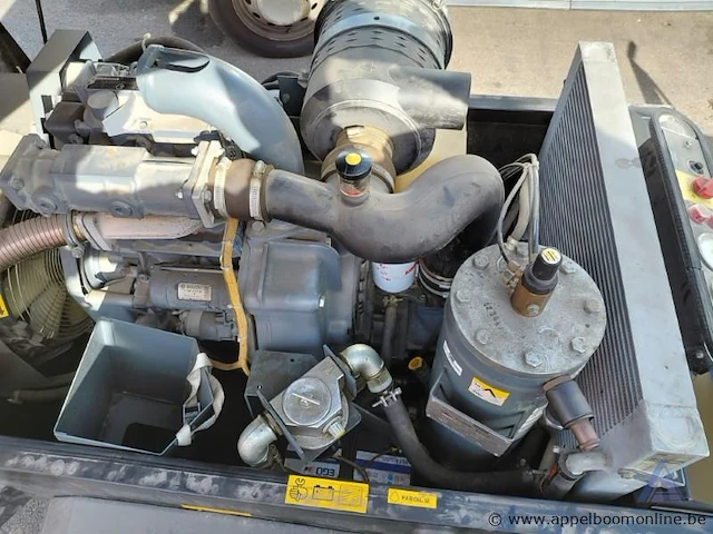 Mobiele compressor, atlas copco xas 47, bouwjaar 2004, 91 bedrijfsuren, motorvermogen 21.6 kw, diesel, gewicht 850 kg, serienummer -ya3-b6227x-40472660-. werking niet gekend. - afbeelding 4 van  13