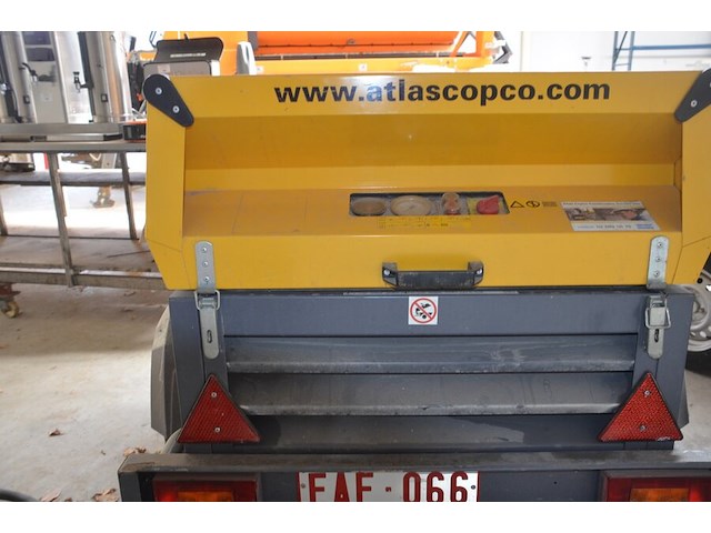 Mobiele compressor atlas copco xas37 ca. 158 uur zo goed als nieuw - afbeelding 5 van  16