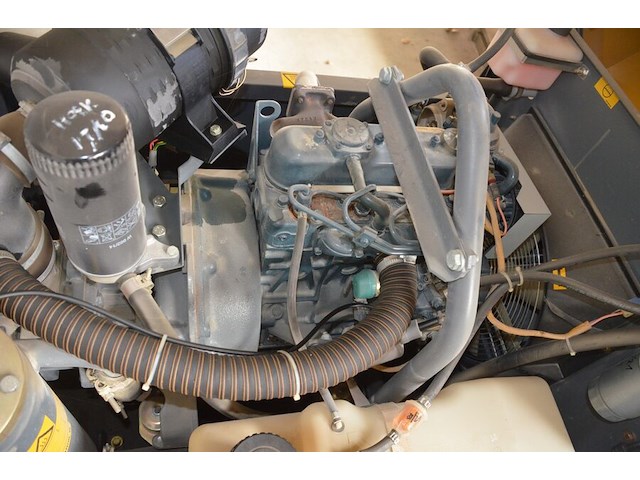 Mobiele compressor atlas copco xas37 ca. 158 uur zo goed als nieuw - afbeelding 13 van  16