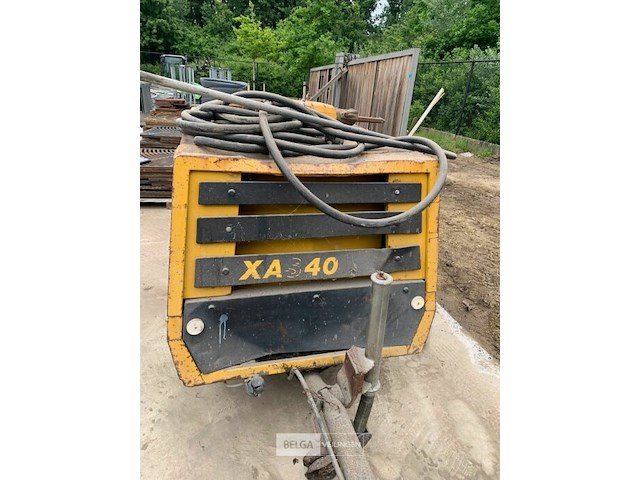 Mobiele compressor met zware breekhamer - afbeelding 3 van  7