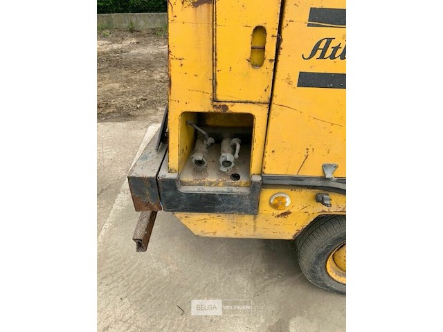 Mobiele compressor met zware breekhamer - afbeelding 6 van  7