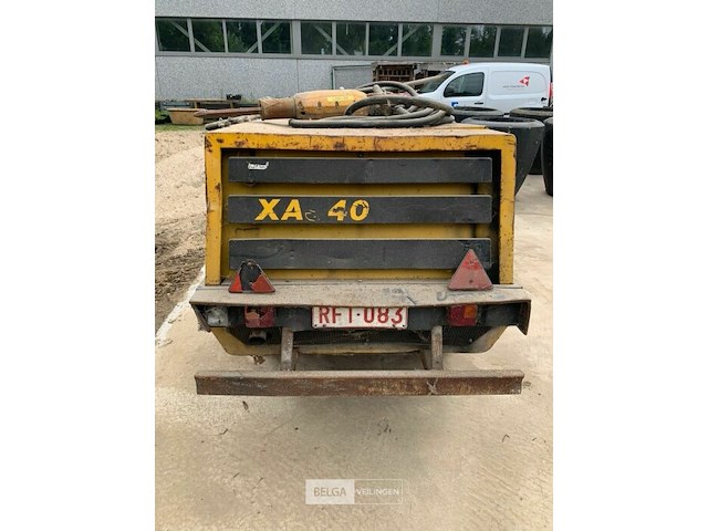 Mobiele compressor met zware breekhamer - afbeelding 7 van  7