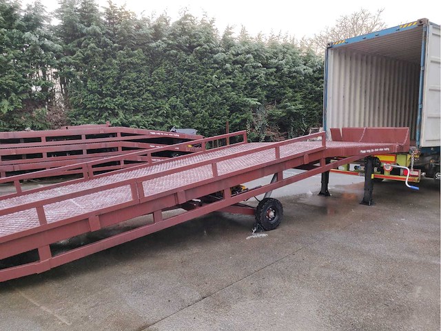 Mobiele containerlaadbrug - ongebruikt - afbeelding 16 van  21
