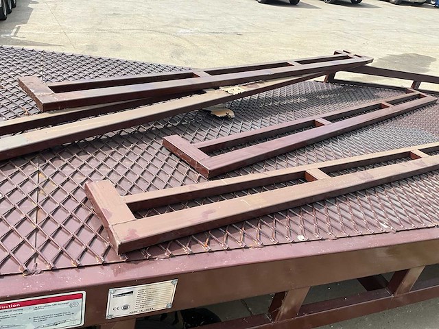 Mobiele containerlaadbrug - ongebruikt - afbeelding 5 van  18