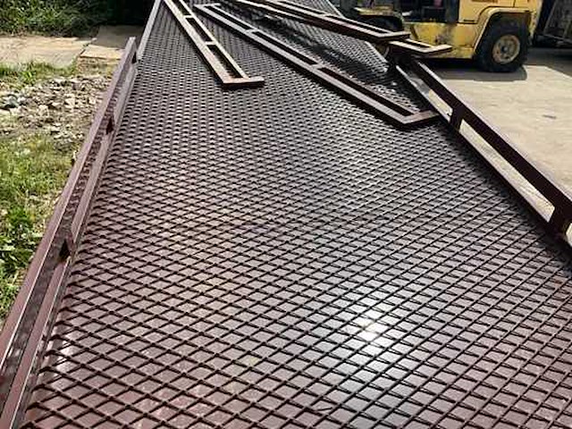 Mobiele containerlaadbrug - ongebruikt - afbeelding 8 van  18