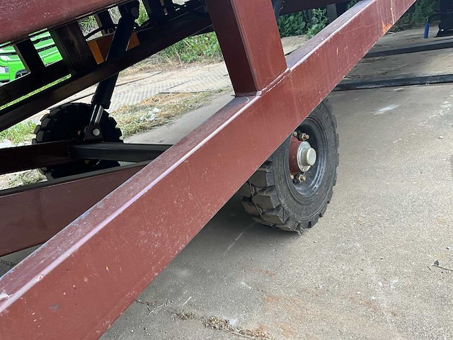 Mobiele containerlaadbrug - ongebruikt - afbeelding 9 van  18