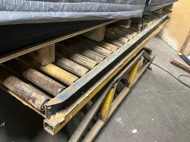 Mobiele draaitafel met rollerbanen - afbeelding 7 van  8