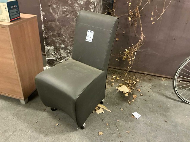 Mobiele eetkamerstoel - afbeelding 1 van  3