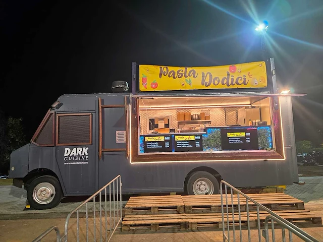 Mobiele foodtruck - afbeelding 10 van  15