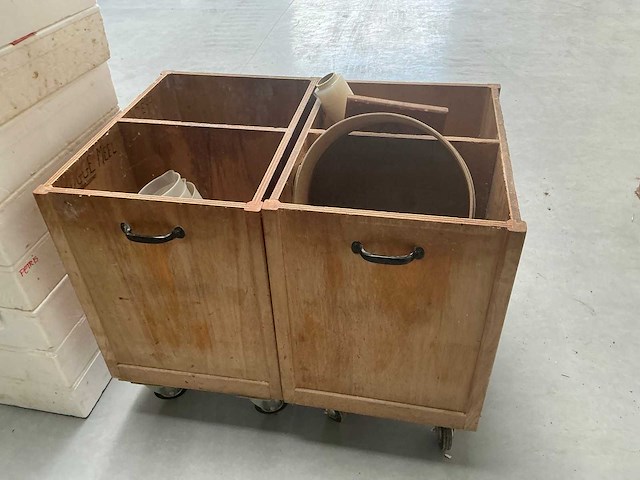Mobiele houten kist (2x) - afbeelding 2 van  4