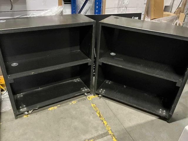 Mobiele houten presentatiemeubels van 100 × 100 cm (2x) - afbeelding 8 van  10