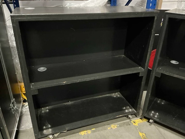 Mobiele houten presentatiemeubels van 100 × 100 cm (2x) - afbeelding 9 van  10