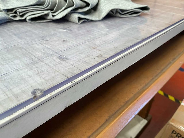 Mobiele houten snijtafel - afbeelding 3 van  3