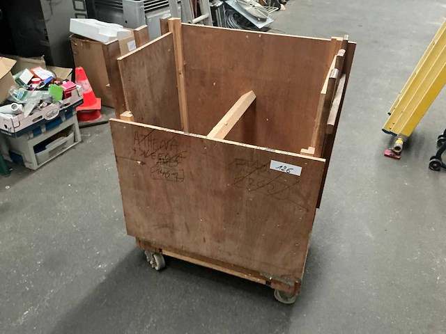 Mobiele houten transportwagen - afbeelding 1 van  6