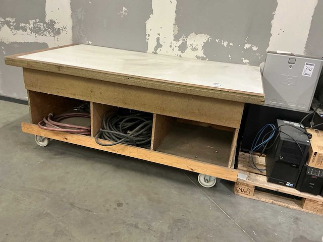 Mobiele houten werkbank - afbeelding 2 van  4