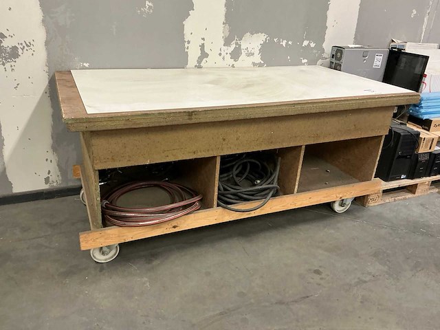 Mobiele houten werkbank - afbeelding 3 van  4