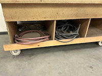 Mobiele houten werkbank - afbeelding 4 van  4