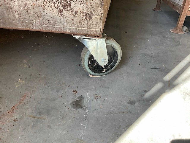 Mobiele houten werkbank - afbeelding 3 van  5