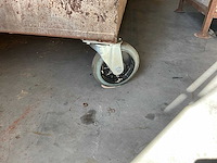 Mobiele houten werkbank - afbeelding 3 van  5