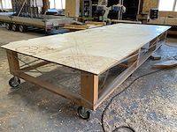 Mobiele houten werktafel - afbeelding 1 van  9