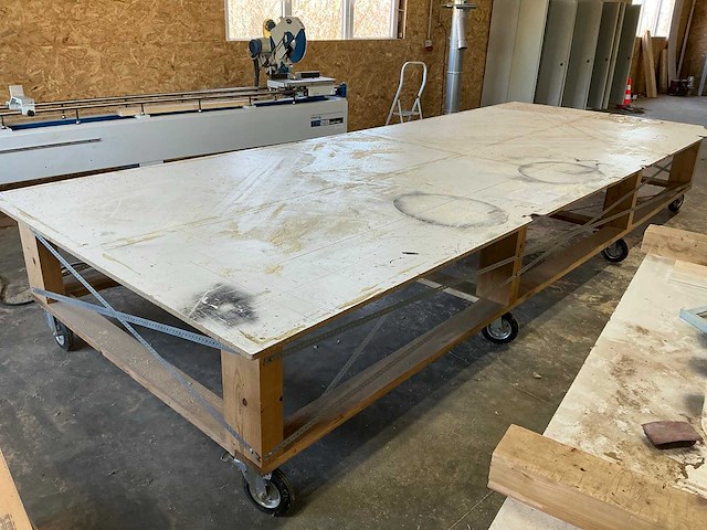 Mobiele houten werktafel - afbeelding 3 van  9