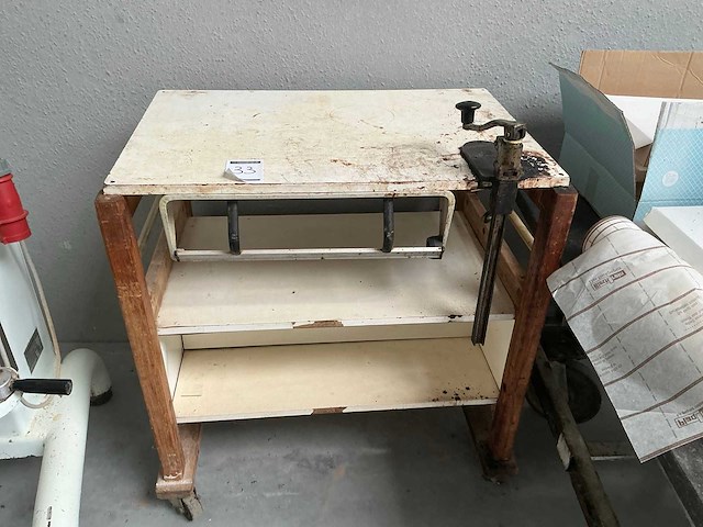 Mobiele houten werktafel - afbeelding 2 van  4