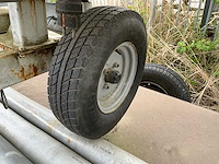 Mobiele industriële betonmolen - betonmixer op chassis - afbeelding 8 van  11