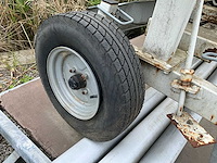 Mobiele industriële betonmolen - betonmixer op chassis - afbeelding 8 van  10