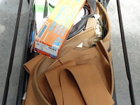 Mobiele kast & bureau samen met inhoud - afbeelding 3 van  12