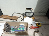 Mobiele kast & bureau samen met inhoud - afbeelding 9 van  12