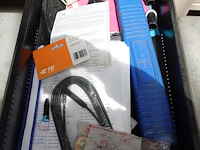 Mobiele kast & bureau samen met inhoud - afbeelding 12 van  12