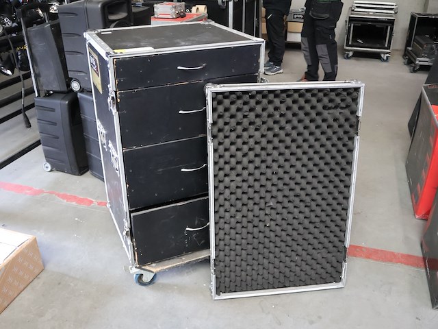 Mobiele kast in flightcase - afbeelding 1 van  5