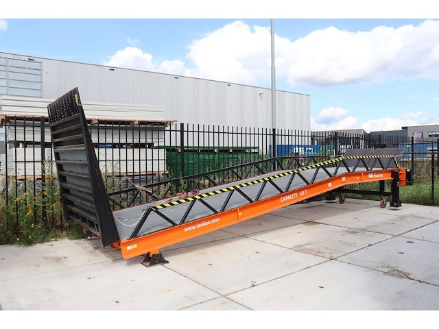 Mobiele laadbrug saurus 10t - afbeelding 1 van  1