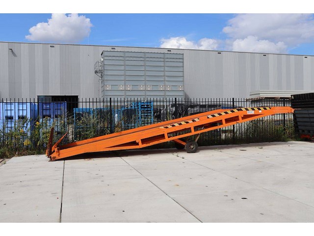 Mobiele laadbrug - afbeelding 1 van  1