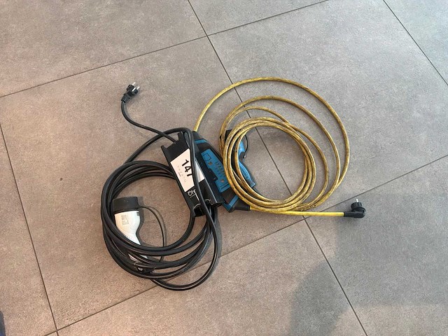 Mobiele laadkabel (2x) - afbeelding 1 van  3