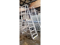 Mobiele latformladder met 4 stappen - afbeelding 7 van  8