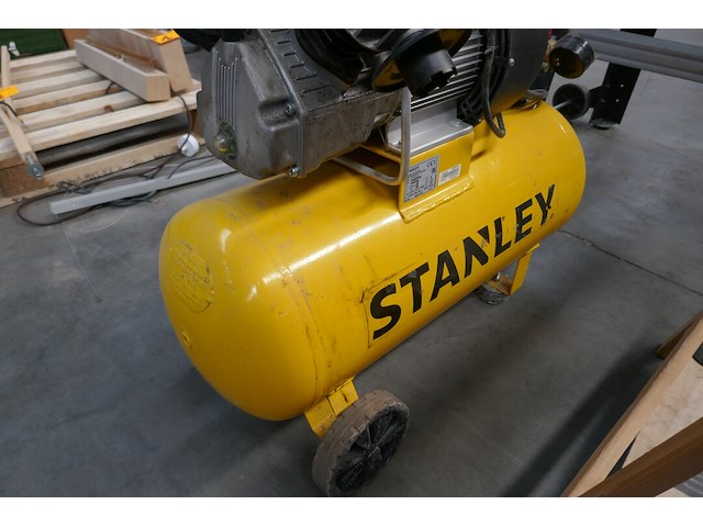 Mobiele luchtcompressor stanley - afbeelding 3 van  5