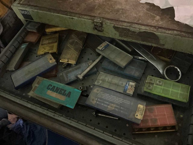 Mobiele metalen ladenkast (2x) - afbeelding 9 van  10