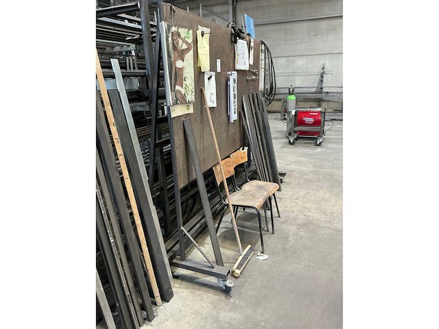 Mobiele metalen scheidingswand - afbeelding 1 van  1