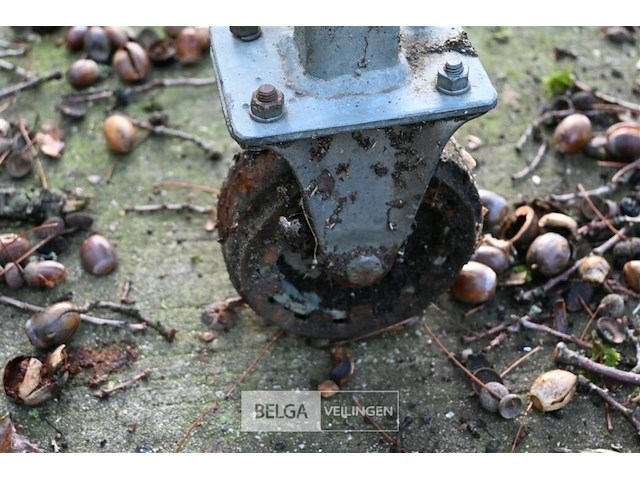 Mobiele metalen trap - afbeelding 5 van  6