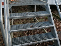 Mobiele metalen trap - afbeelding 6 van  6