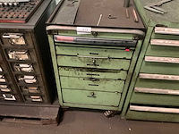Mobiele metalen werkplaatskast met inhoud - afbeelding 1 van  7