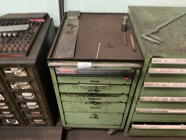 Mobiele metalen werkplaatskast met inhoud - afbeelding 2 van  7