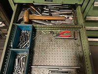 Mobiele metalen werkplaatskast met inhoud - afbeelding 4 van  7