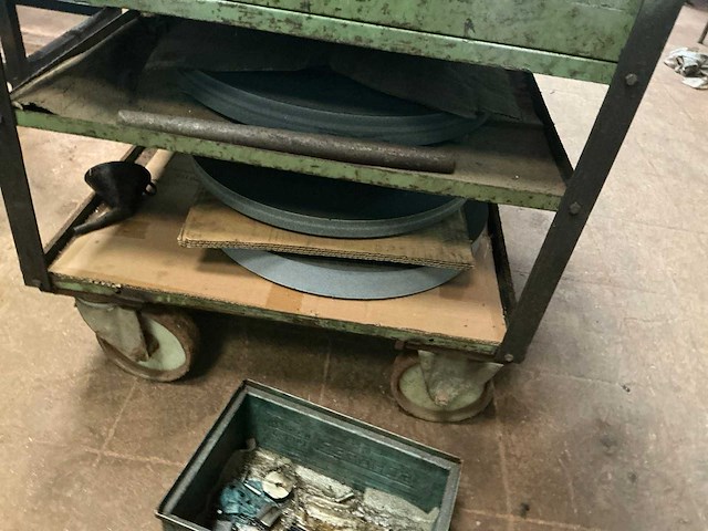 Mobiele metalen werktafel - afbeelding 3 van  3