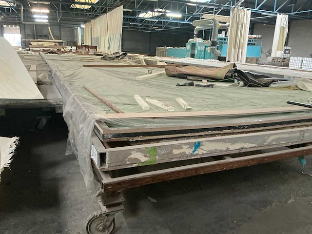 Mobiele metalen werktafel - afbeelding 1 van  4