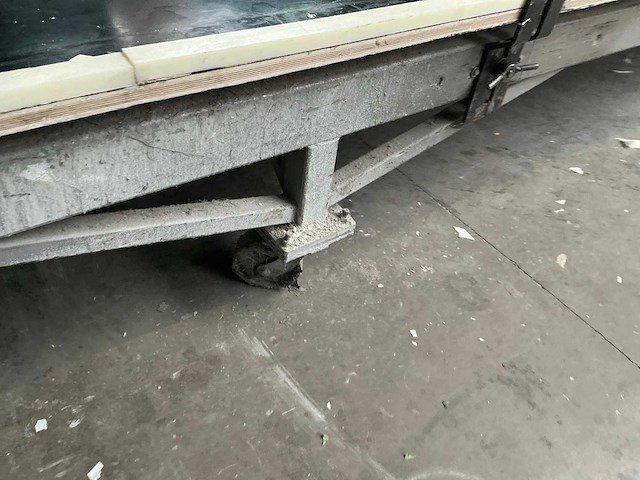 Mobiele metalen werktafel - afbeelding 3 van  4