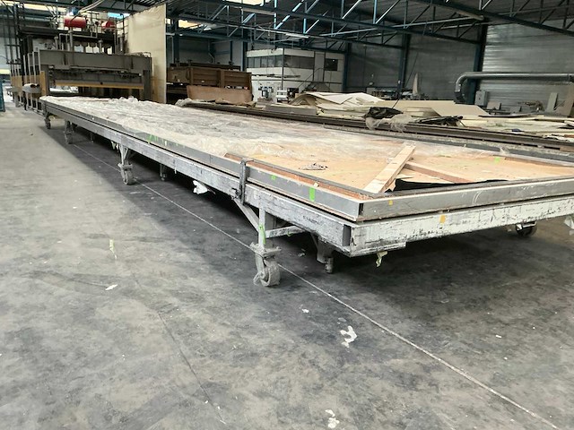 Mobiele metalen werktafel - afbeelding 1 van  4