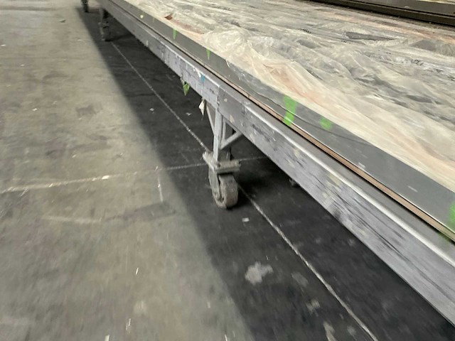 Mobiele metalen werktafel - afbeelding 2 van  4