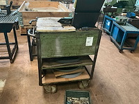Mobiele metalen werktafel - afbeelding 1 van  3